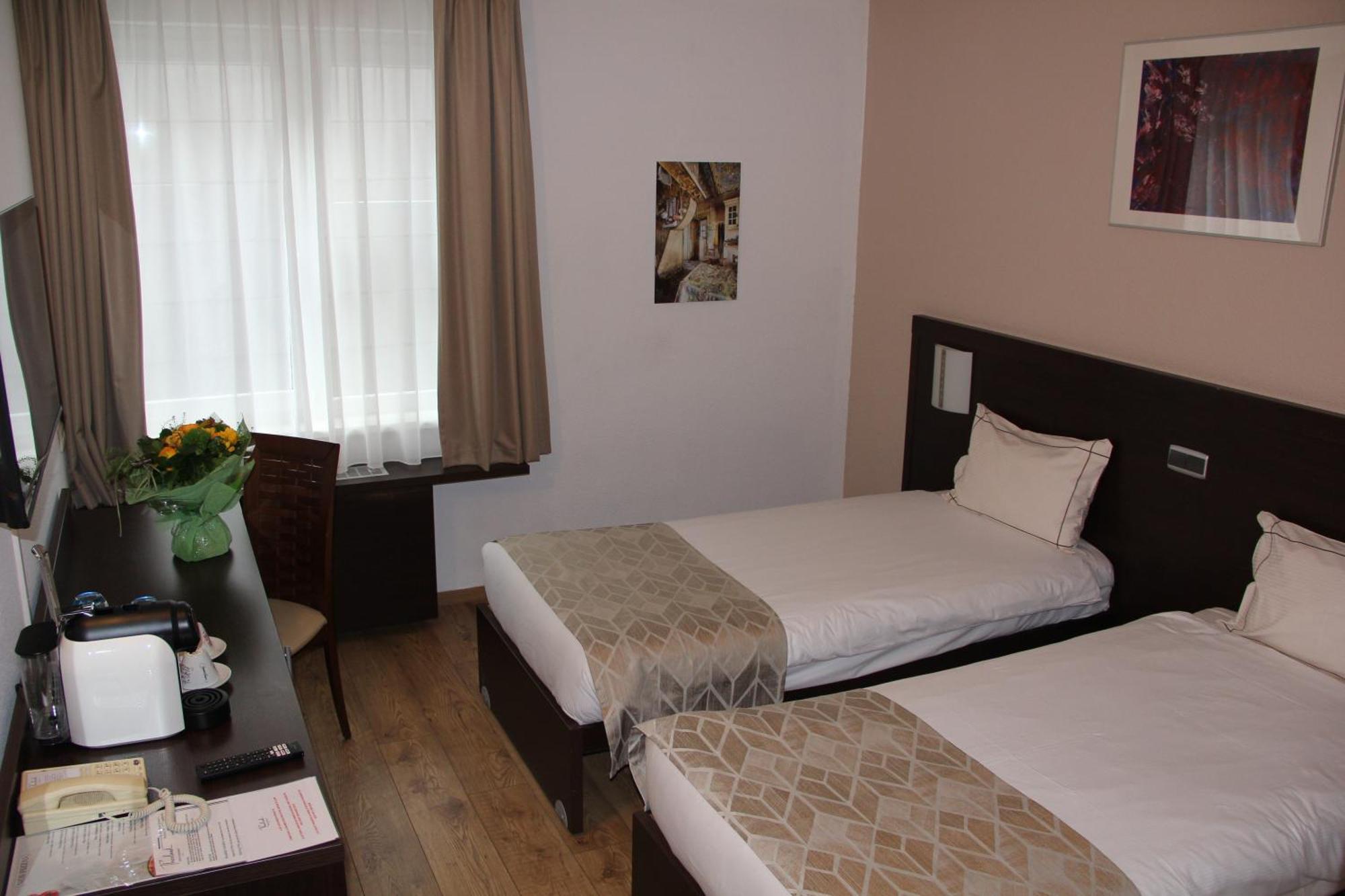 Threeland Hotel Petange Ngoại thất bức ảnh