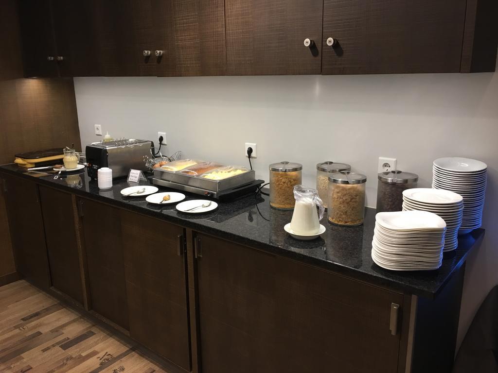 Threeland Hotel Petange Ngoại thất bức ảnh