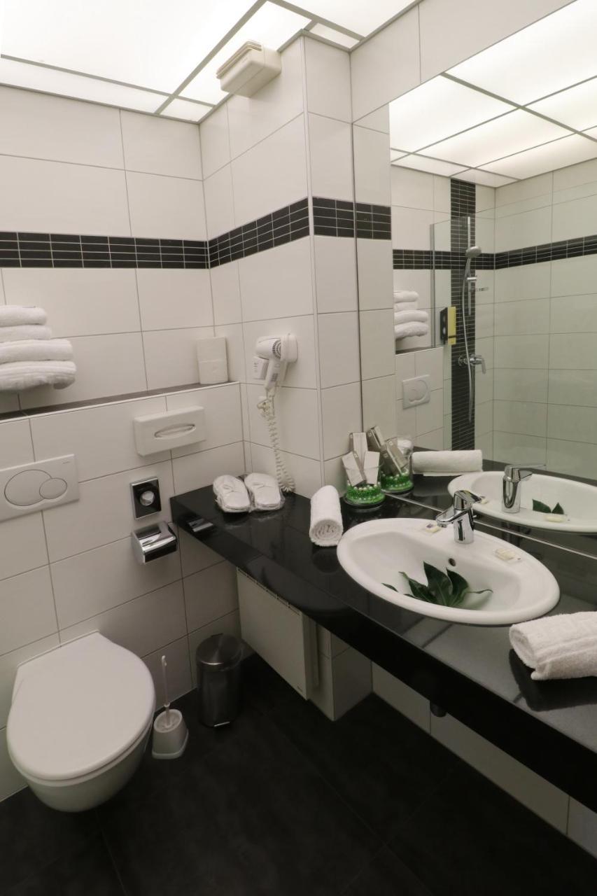 Threeland Hotel Petange Ngoại thất bức ảnh