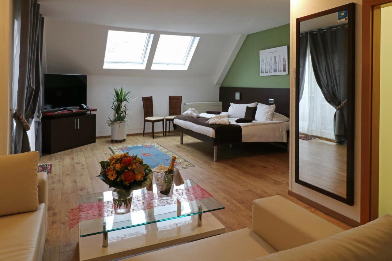 Threeland Hotel Petange Ngoại thất bức ảnh